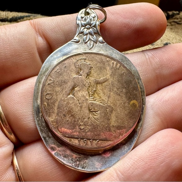 Antique spoon and 1916 penny pendant. - Picture 10 of 11
